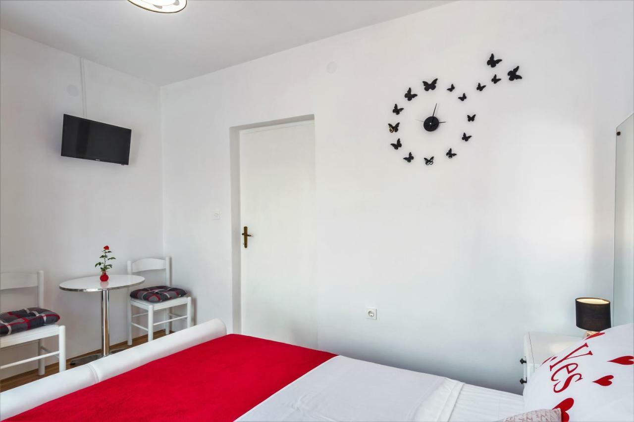Vacation House Maslina Rupalj 外观 照片