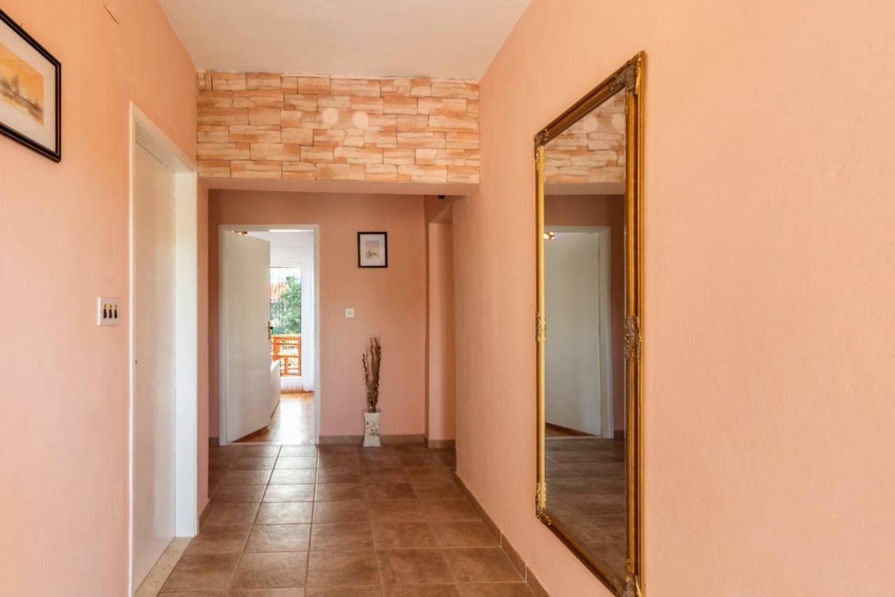 Vacation House Maslina Rupalj 外观 照片