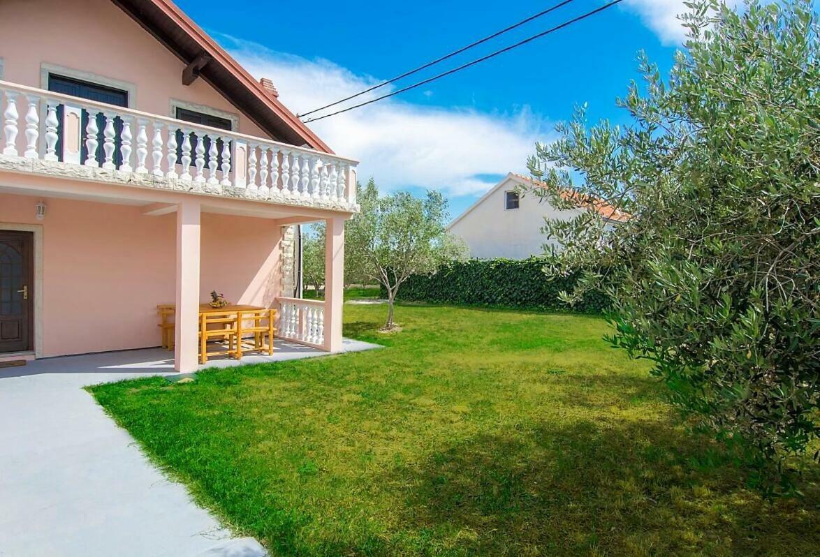 Vacation House Maslina Rupalj 外观 照片