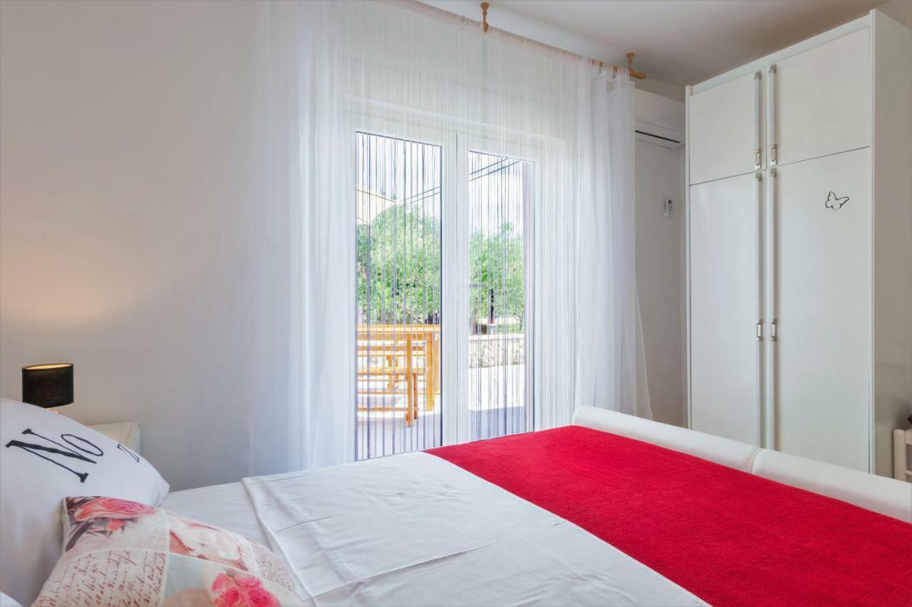 Vacation House Maslina Rupalj 外观 照片