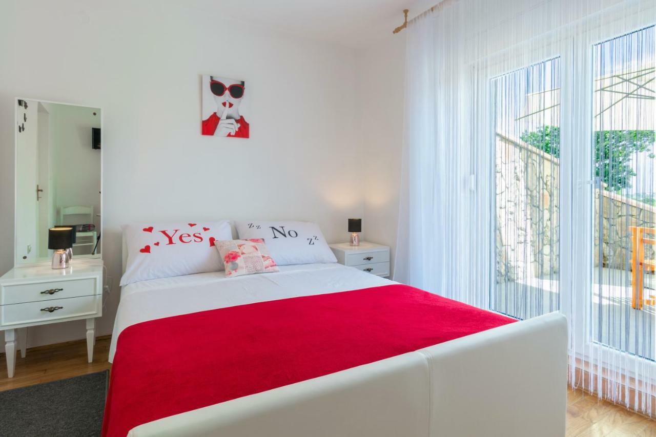 Vacation House Maslina Rupalj 外观 照片