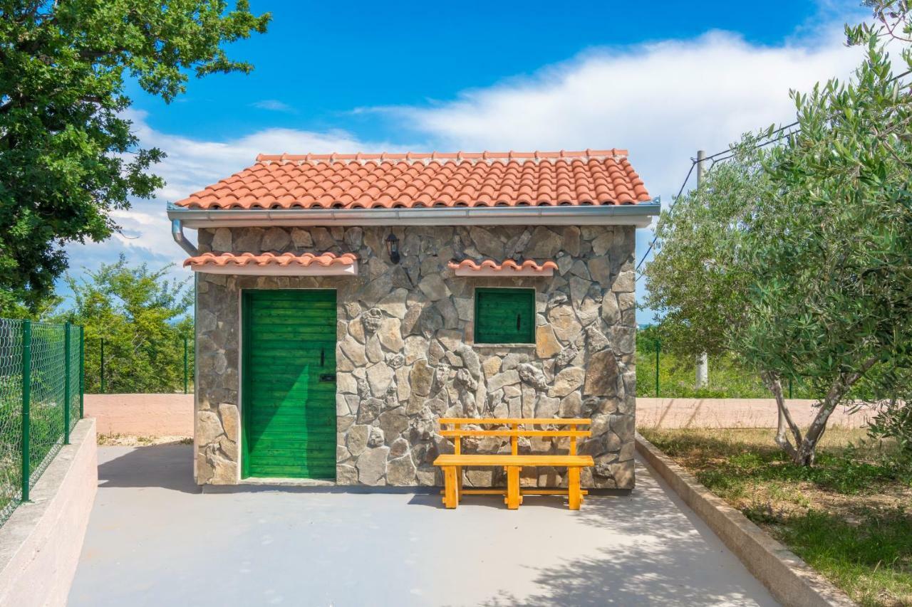 Vacation House Maslina Rupalj 外观 照片
