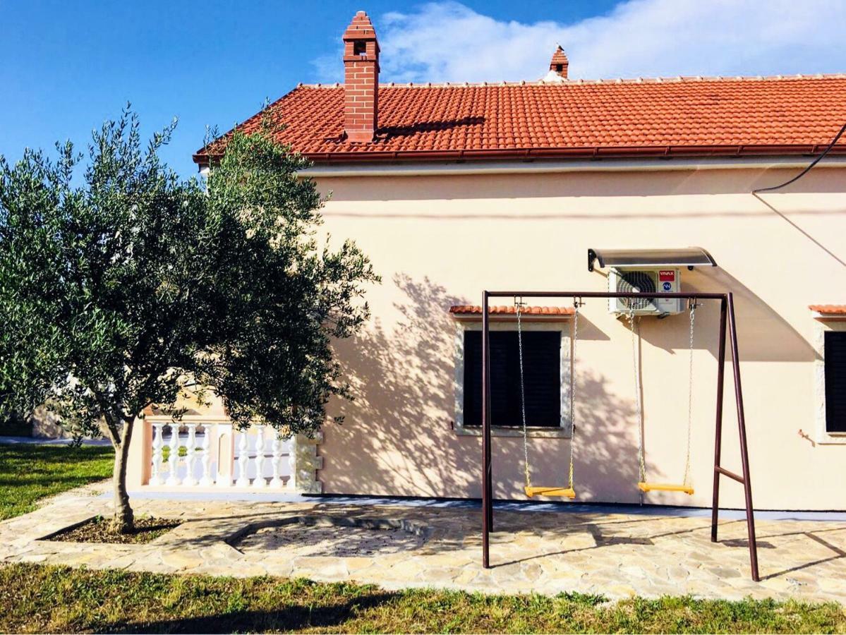 Vacation House Maslina Rupalj 外观 照片