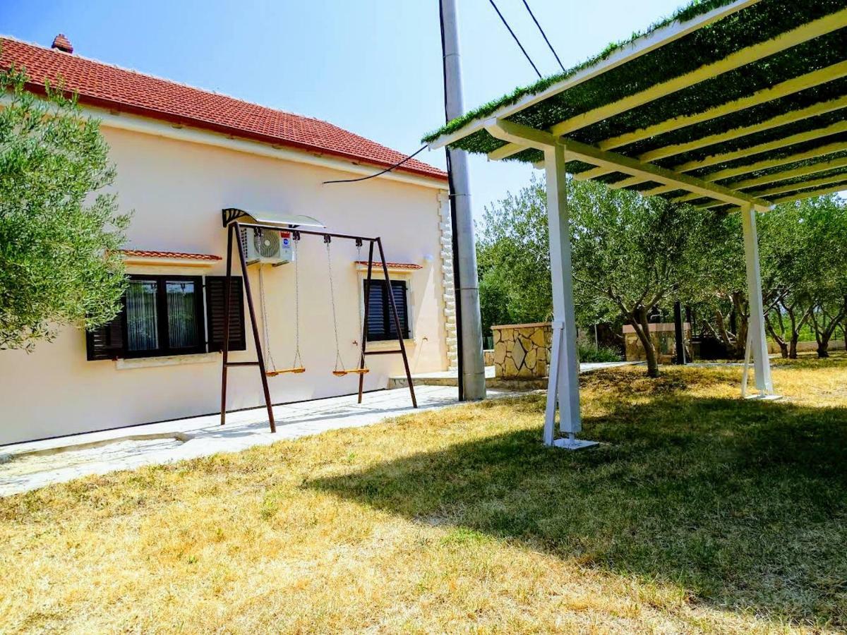 Vacation House Maslina Rupalj 外观 照片